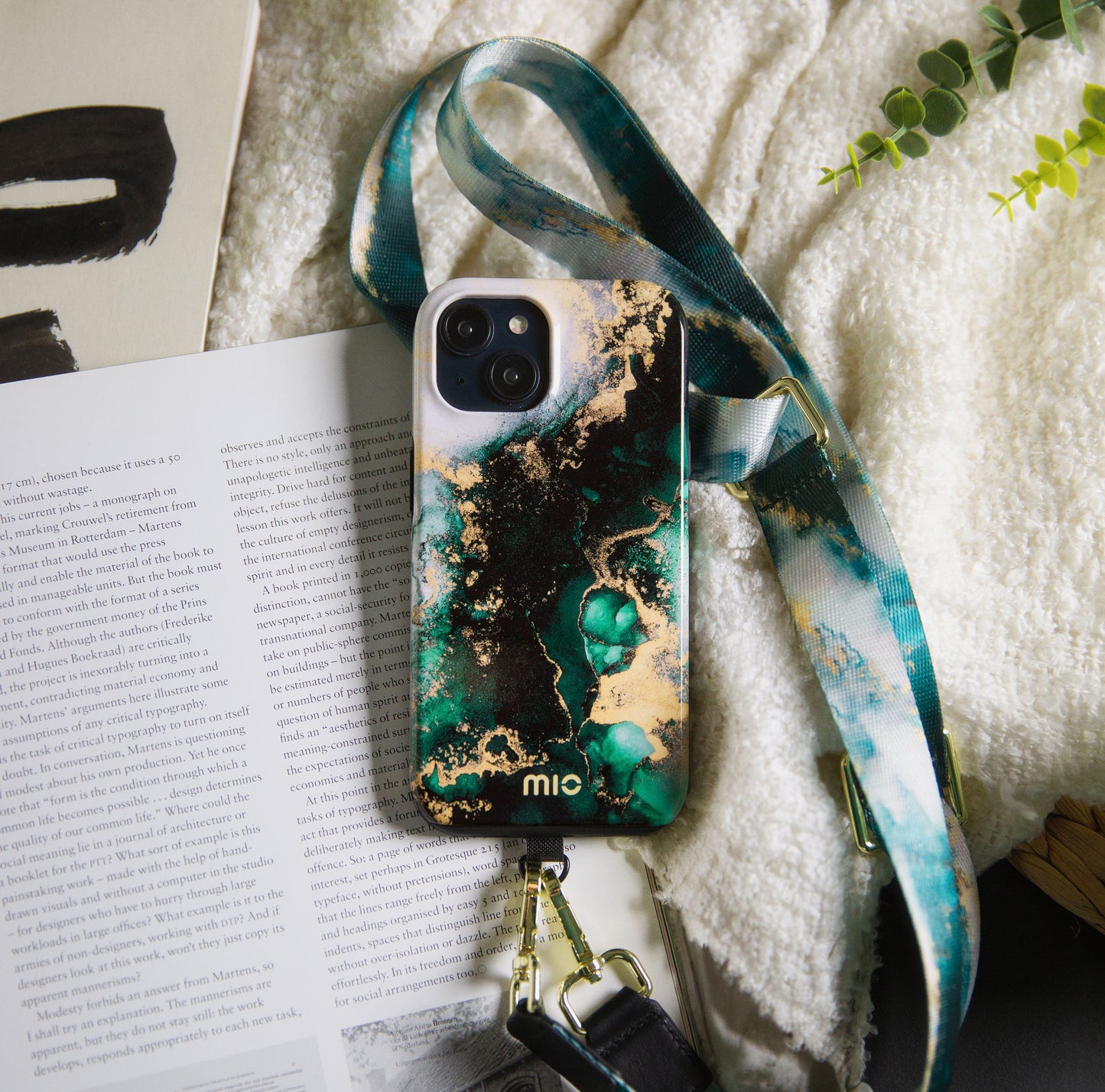 Mio By Mobilize Mio Green Marble Magsafe Compatible For Iphone 13/14/15