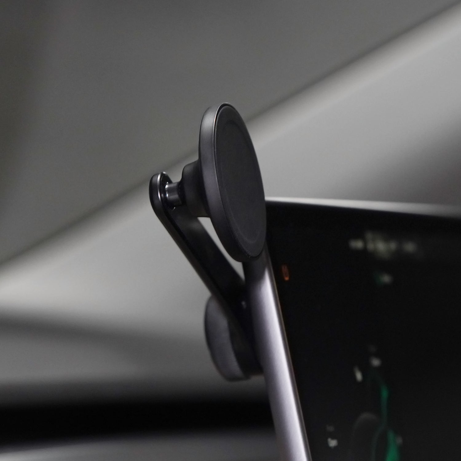 Iottie Terus Magsafe Monitor Mount Black